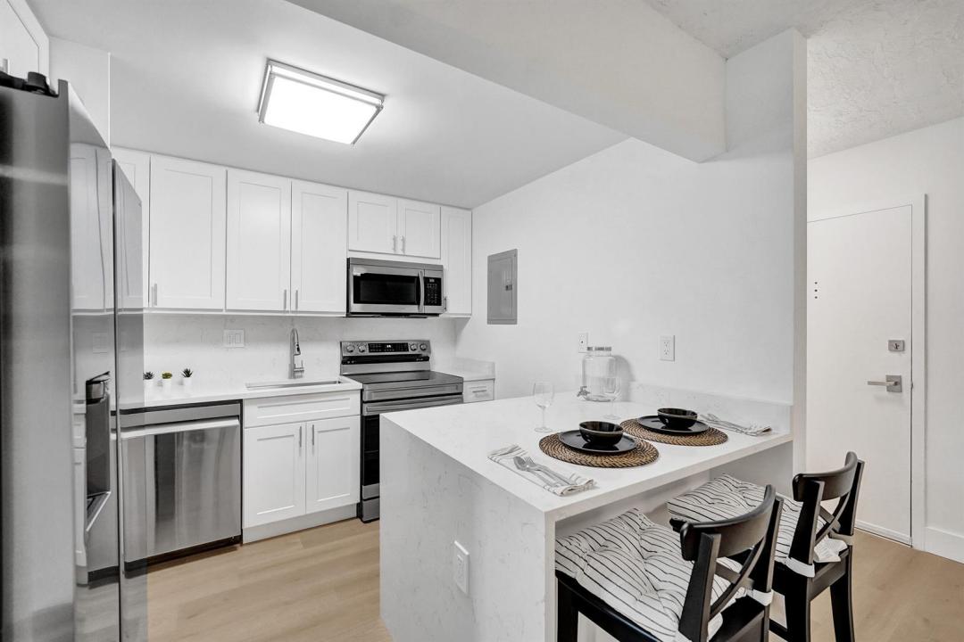 7300 NW 17th Street 305, Plantation, Florida 33313, USA