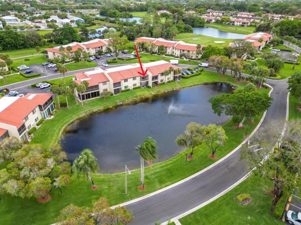 21218 Lago Circle F, Boca Raton, Florida 33433, USA