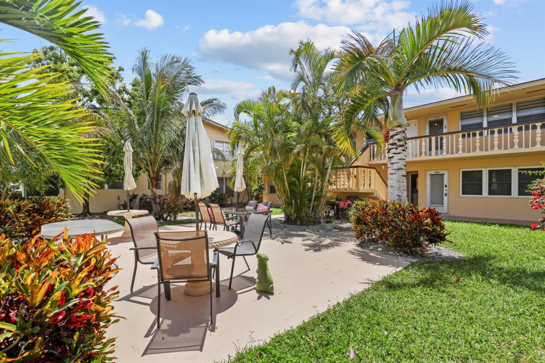 215 Sheffield I, West Palm Beach, Floride 33417, États-Unis