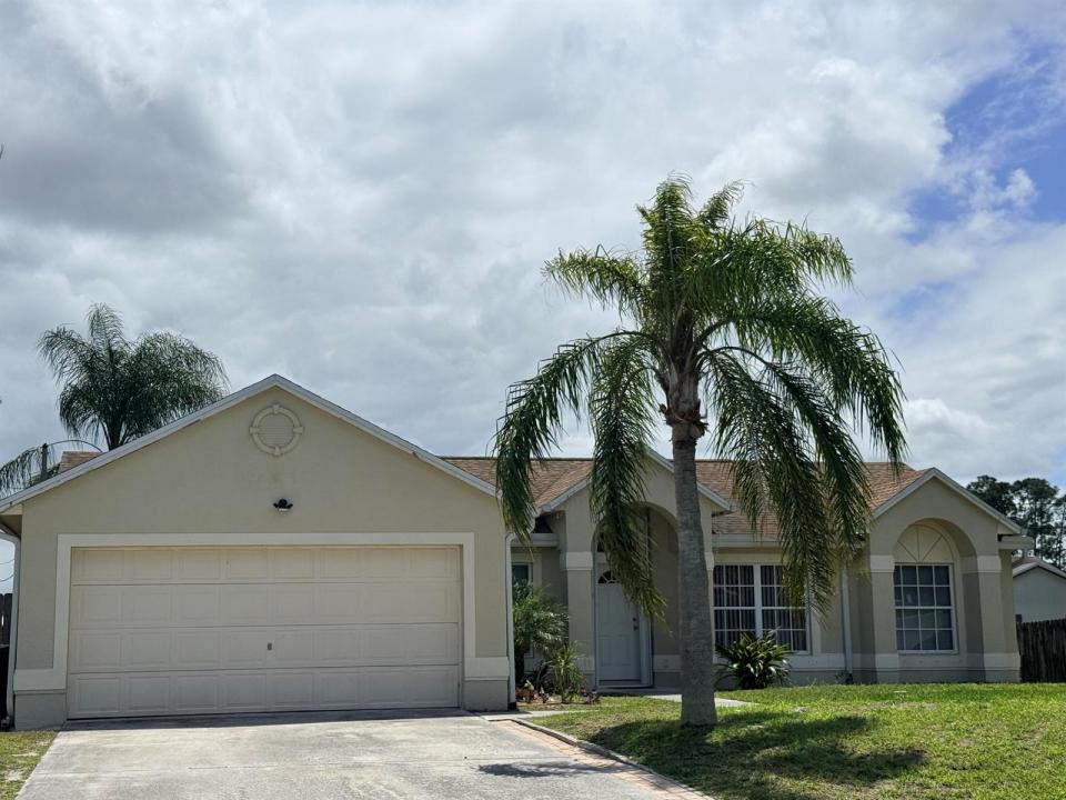 1044 SW Payne Avenue, Port St. Lucie, Floride 34953, États-Unis