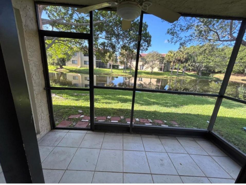 235 Lakeview Drive 104, Weston, Floride 33326, États-Unis