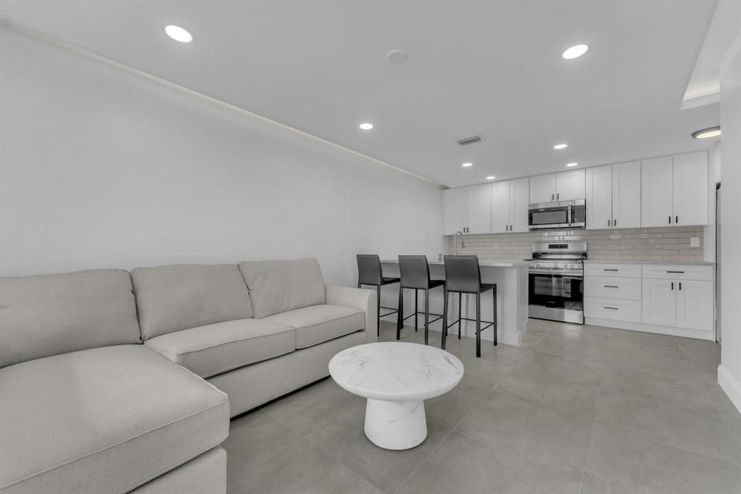 381 SE 15th Avenue 1, Deerfield Beach, 플로리다 33441, 미국
