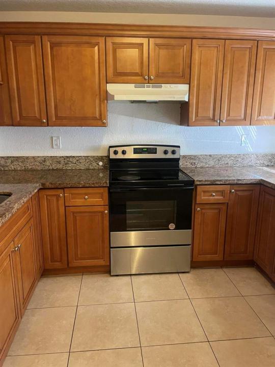 8249 Fairway Road, Sunrise, Florida 33351, USA