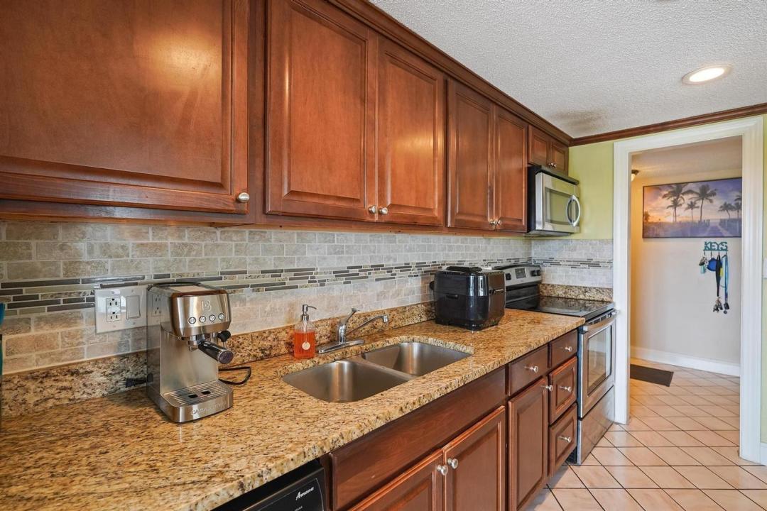 4174 Inverrary Drive 701, Lauderhill, Floride 33319, États-Unis
