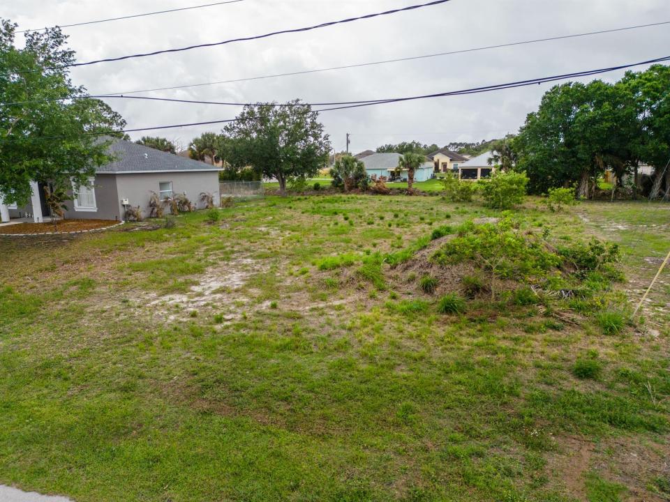 1110 SW Hunnicut Avenue, Port St. Lucie, Floride 34953, États-Unis