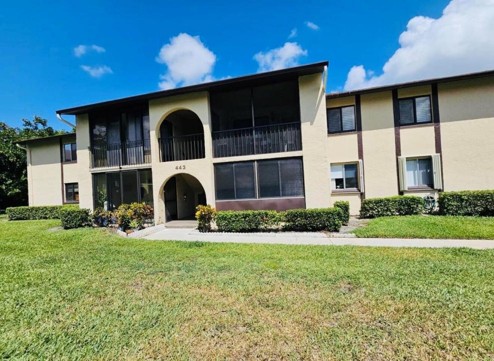443 Pine Glen Lane C-2, Florida 33463, USA