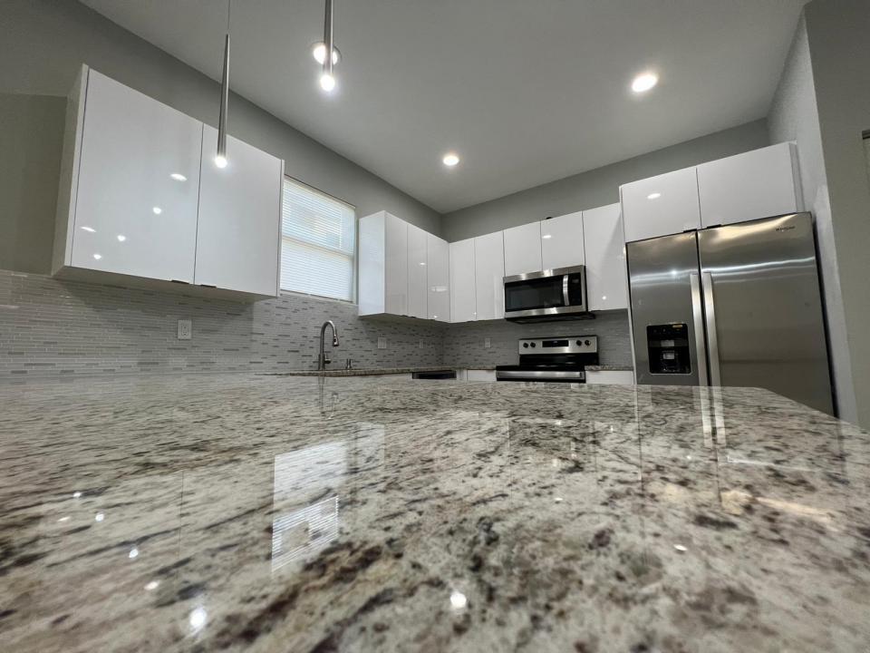 227 N E Street, Florida 33460, USA