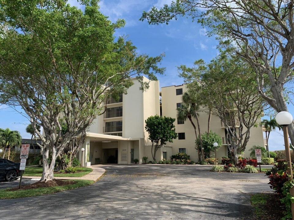 1202 S Lake Drive 502, Lantana, Florida 33462, USA
