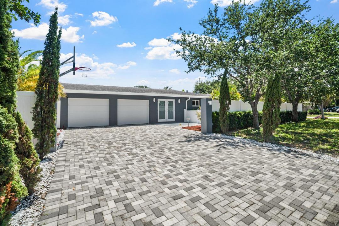 5496 NE 22nd Avenue, Fort Lauderdale, Florida 33308, USA
