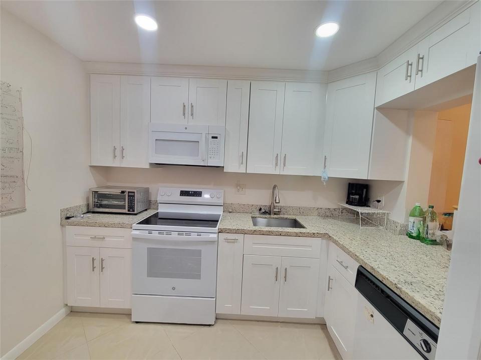 5945 Del Lago Circle, Sunrise, Floride 33313, États-Unis