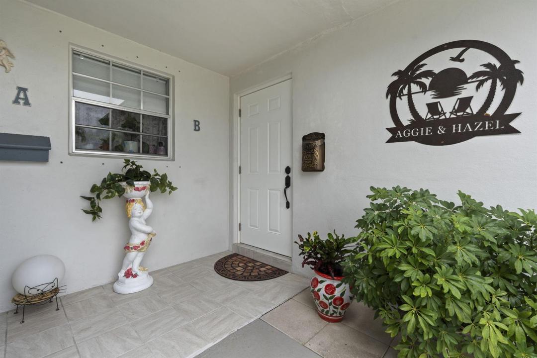 1177 S Drive Circle B, Delray Beach, Floryda 33445, USA