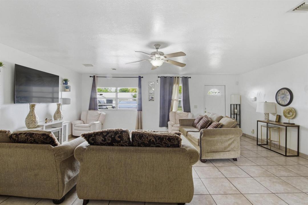 8230 SW 4th Place, North Lauderdale, 플로리다 33068, 미국