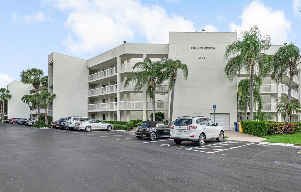 3146 Via Poinciana 203, Lake Worth, Floryda 33467, USA