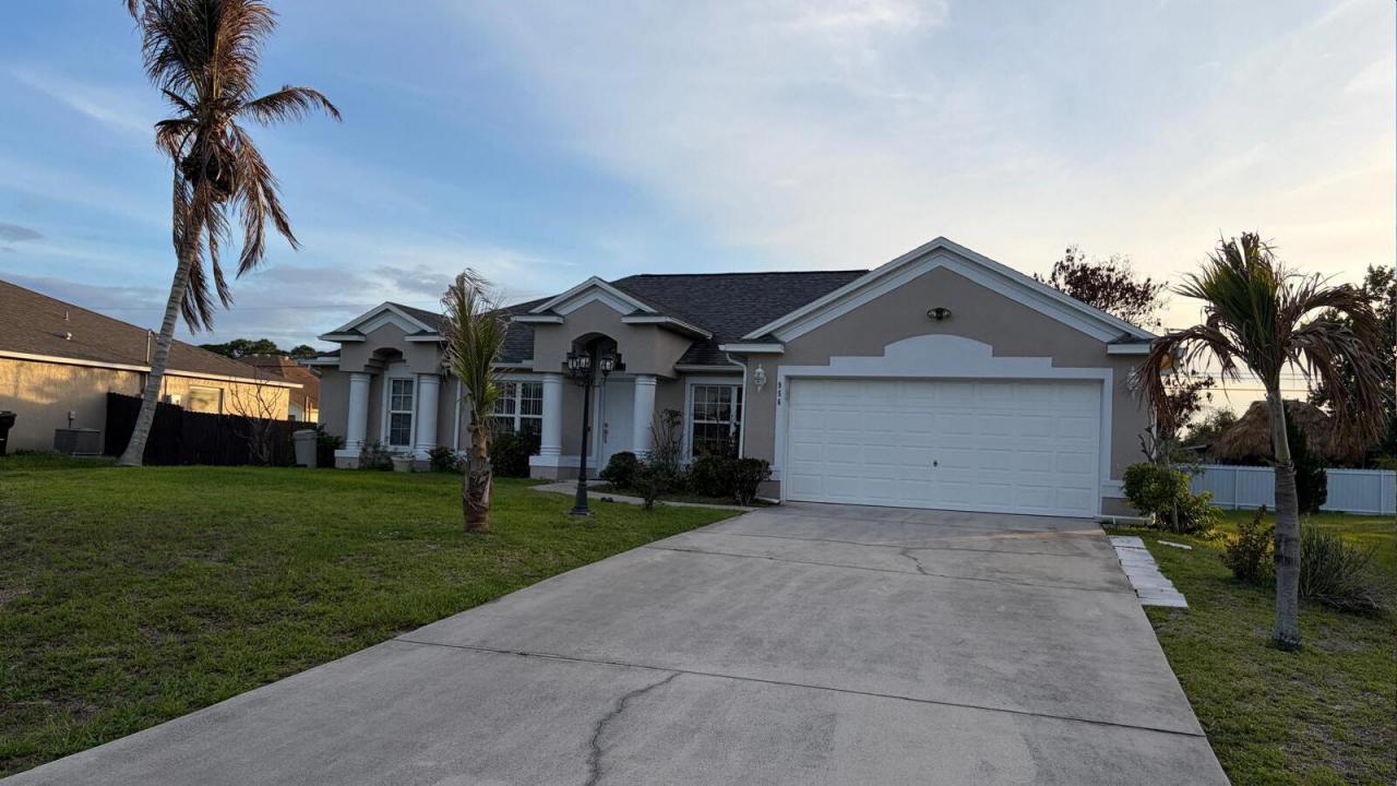 956 SW Del Rio Boulevard, Port St. Lucie, Florida 34953, USA