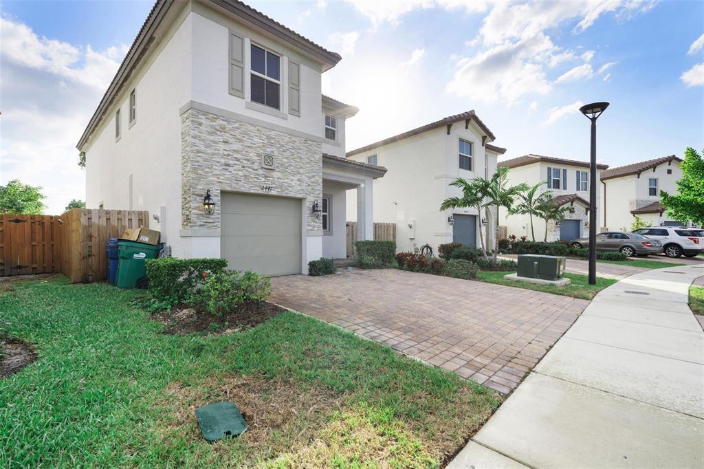 2441 NW 131st Circle 2441, Miami, Florida 33167, Stati Uniti