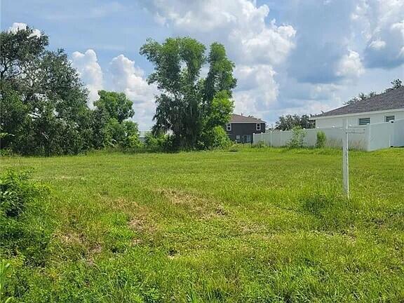2205 NE 25th Terrace, Cape Coral, Floride 33909, États-Unis