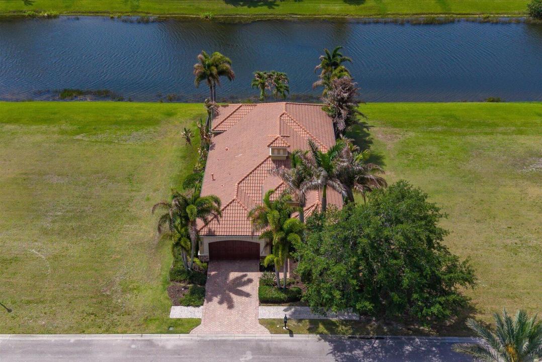 116 SE Bella Strano, Port St. Lucie, Floride 34984, États-Unis