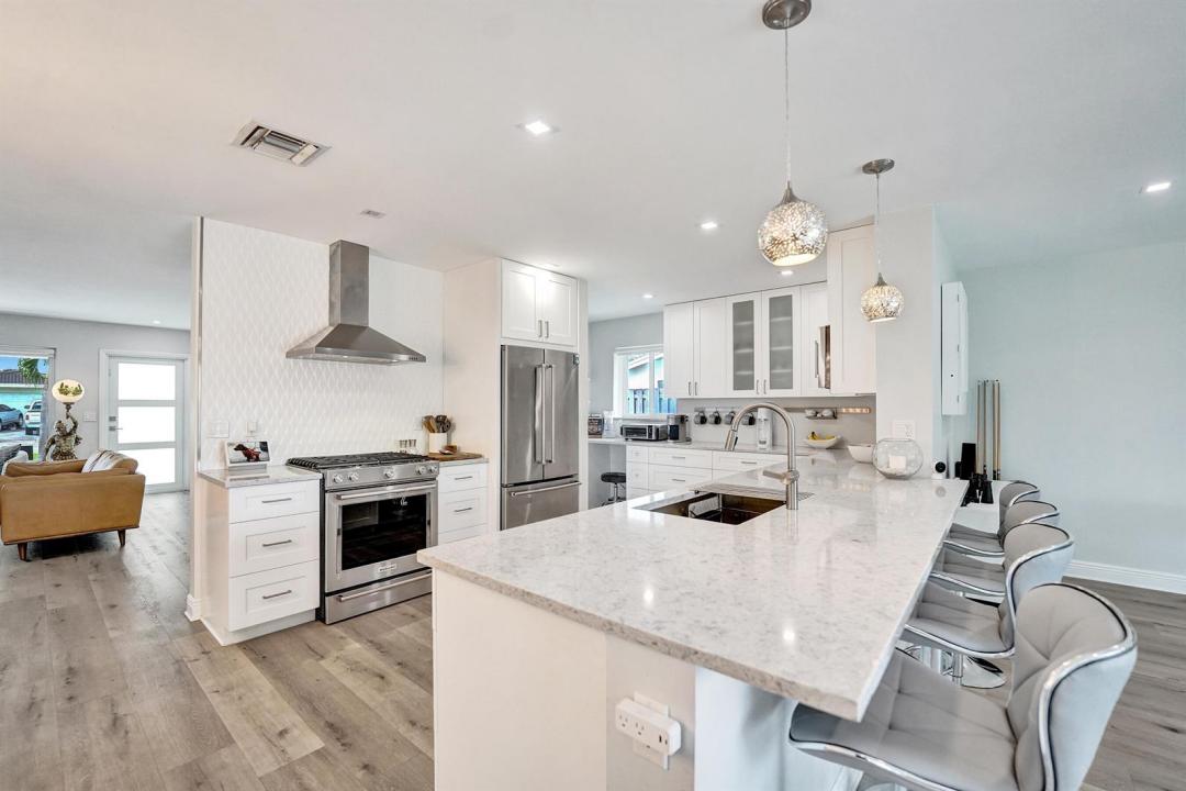 381 SE 3rd Street, Pompano Beach, Florida 33060, USA