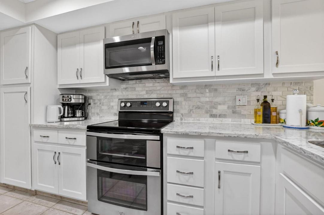 6062 Glendale Drive, Boca Raton, Florida 33433, USA