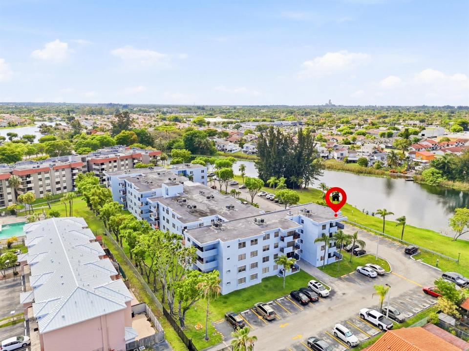1221 SW 122nd Avenue 401, Miami, Florida 33184, USA