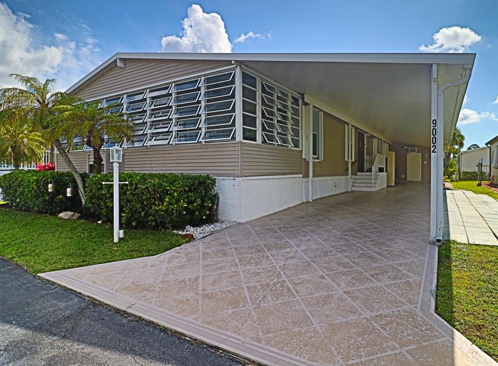 9002 Fomento Bay, Boynton Beach, Florida 33436, USA