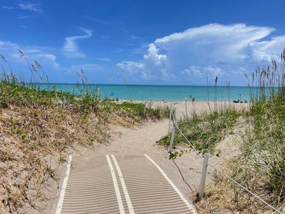2400 S Ocean Drive 7642, Hutchinson Island, Florida 34949, USA