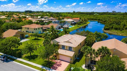 740 SW 191st Avenue, Pembroke Pines, Florida 33029