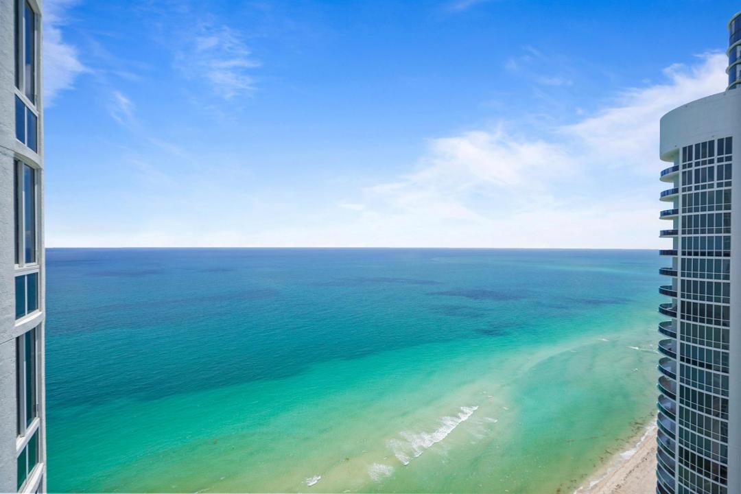 15901 Collins Avenue 3902, Sunny Isles Beach, Florida 33160, Stati Uniti