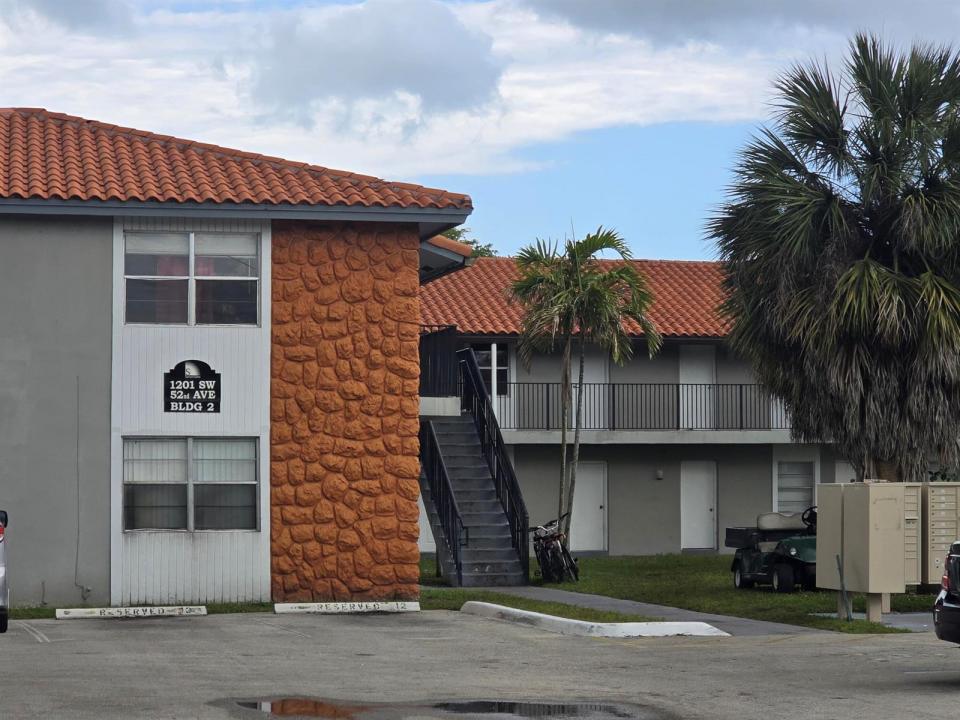 1201 SW 52nd Avenue 202-2, North Lauderdale, Floride 33068, États-Unis