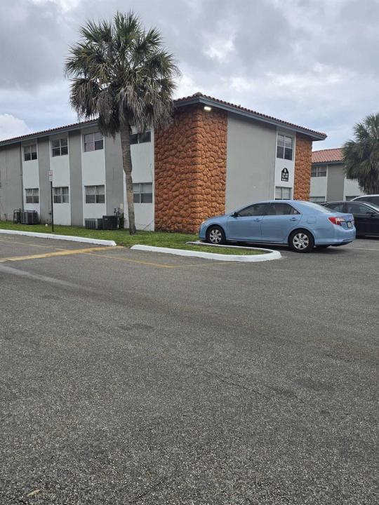 1201 SW 52nd Avenue 202-2, North Lauderdale, 플로리다 33068, 미국