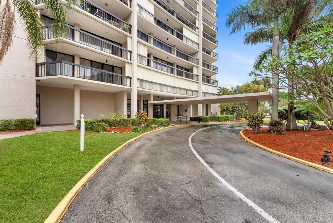 2425 Presidential Way 704, West Palm Beach, Florida 33401, Stati Uniti