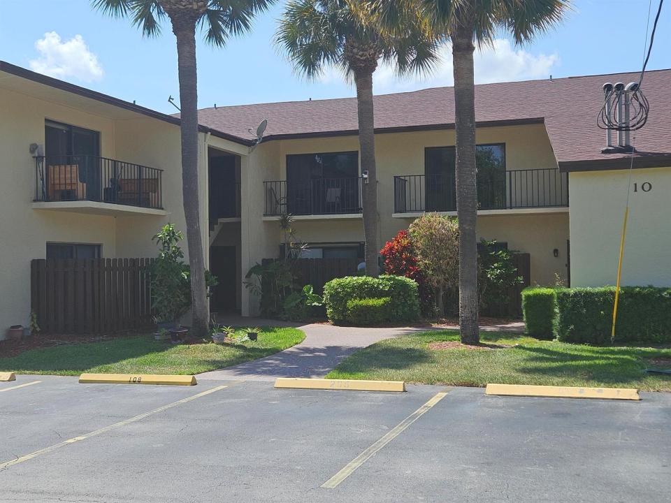 2050 Oleander Boulevard 10-108, Fort Pierce, Florida 34950, Stati Uniti