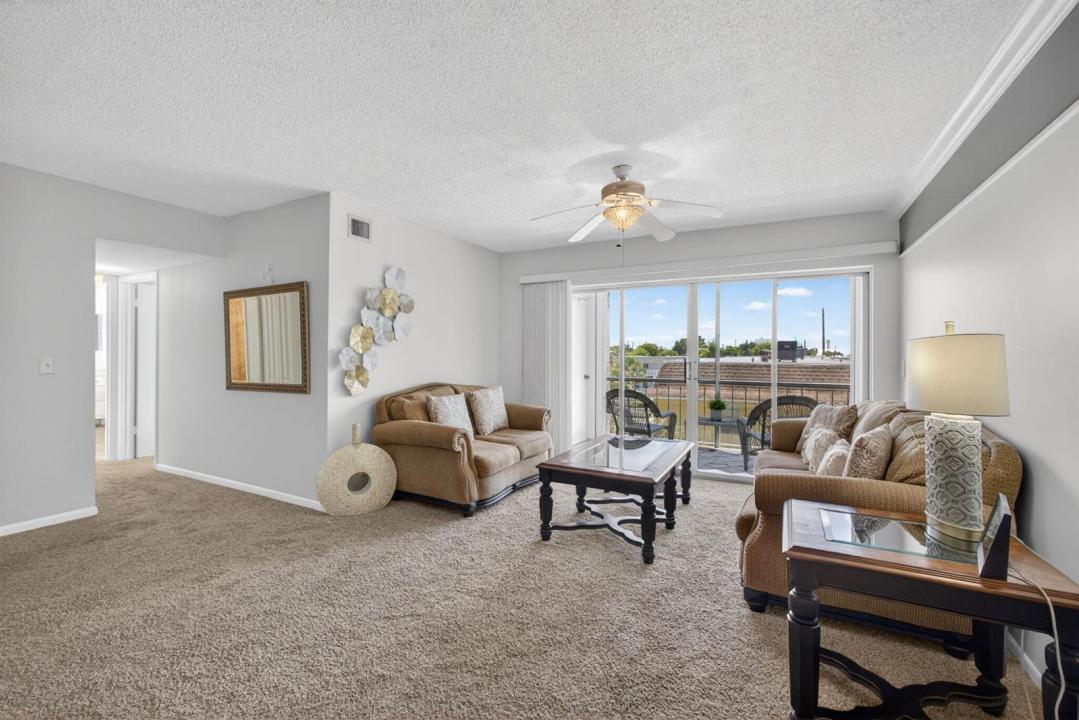 505 SPENCER Drive 211, West Palm Beach, Floride 33409, États-Unis