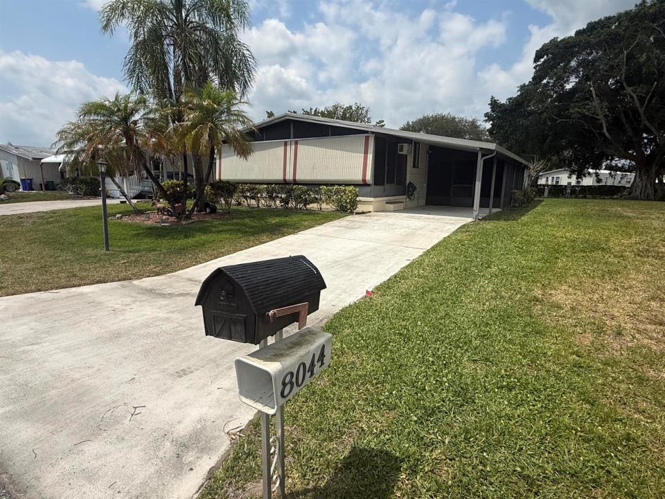 8044 SE Patriot Avenue, Hobe Sound, Florida 33455, USA