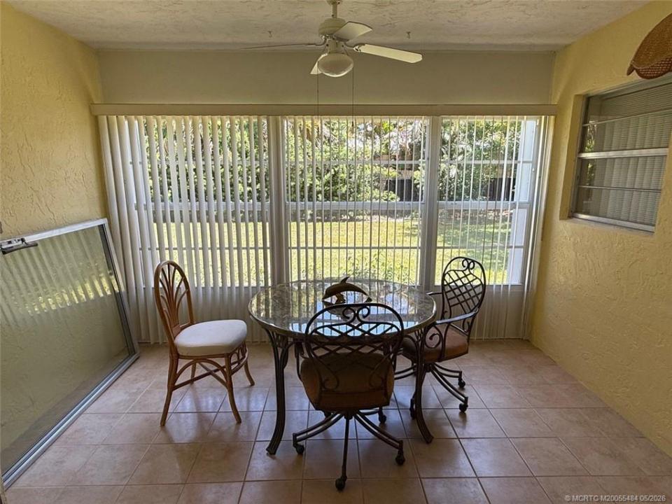 2950 SE Ocean Boulevard 10-2, Stuart, Florida 34996, Stati Uniti