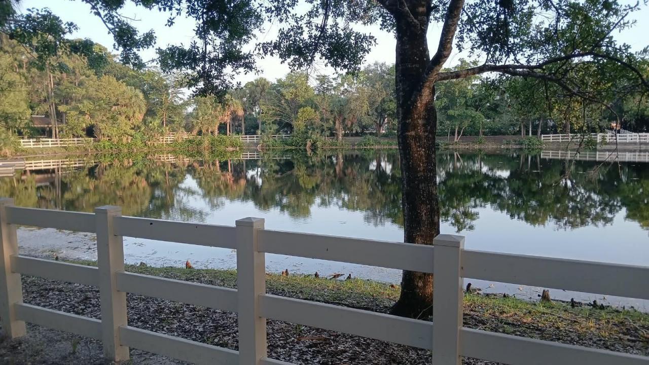6195 ROCK ISLAND Road 302, Tamarac, Floride 33319, États-Unis