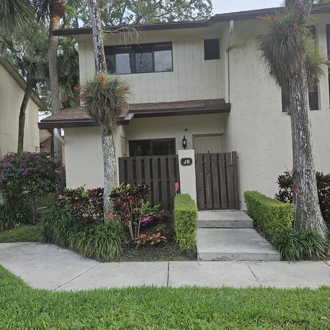 7620 NW 79th Avenue J8, Tamarac, Floride 33321, États-Unis