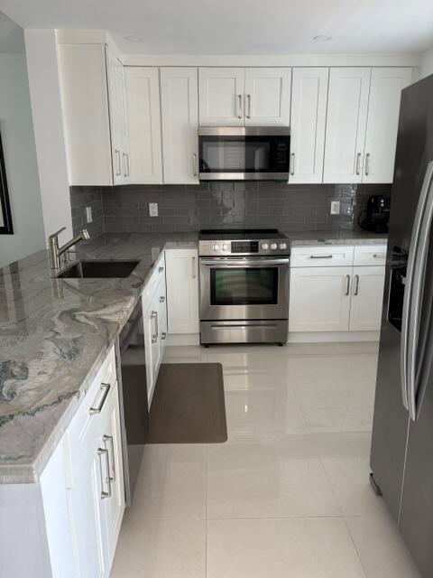424 SE 10th Street 203, Dania Beach, Florida 33004, USA