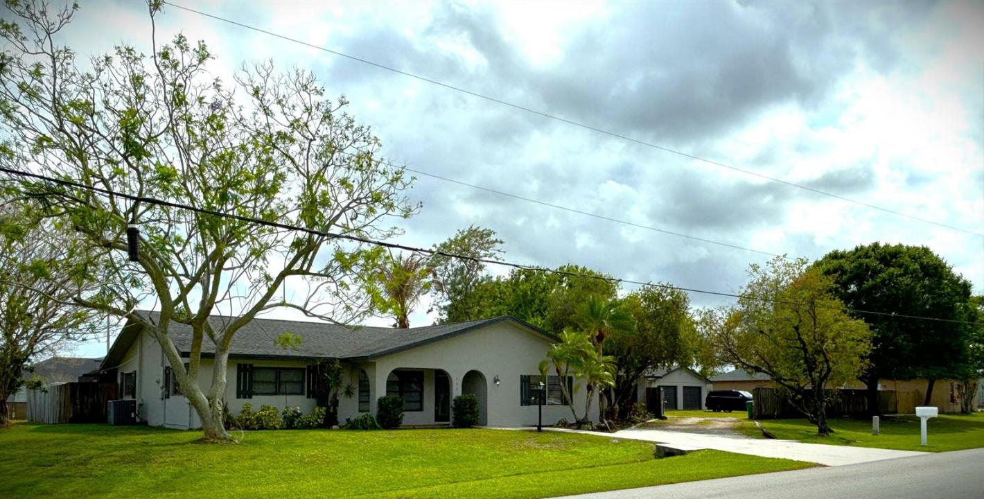 202 SW Crescent Avenue, Port St. Lucie, Florida 34984, Stati Uniti