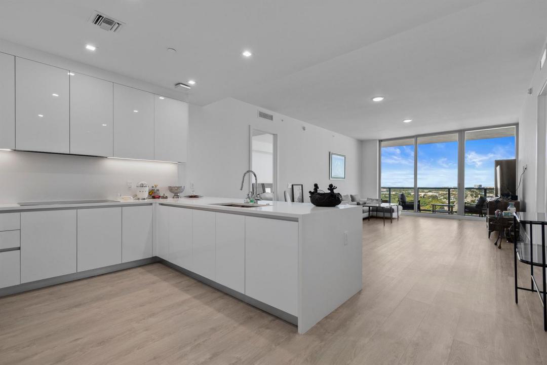 220 Lake Shore Drive 1913, Lake Park, Florida 33403, Stati Uniti