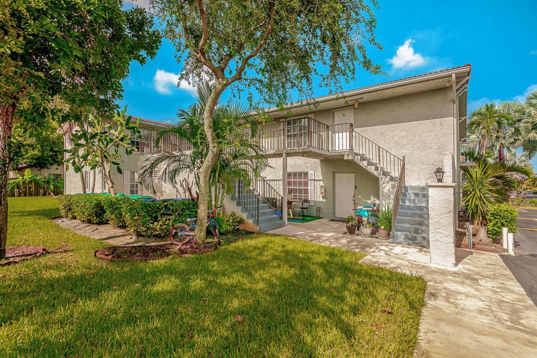 8706 W Sample Road 4, Coral Springs, Floride 33065, États-Unis