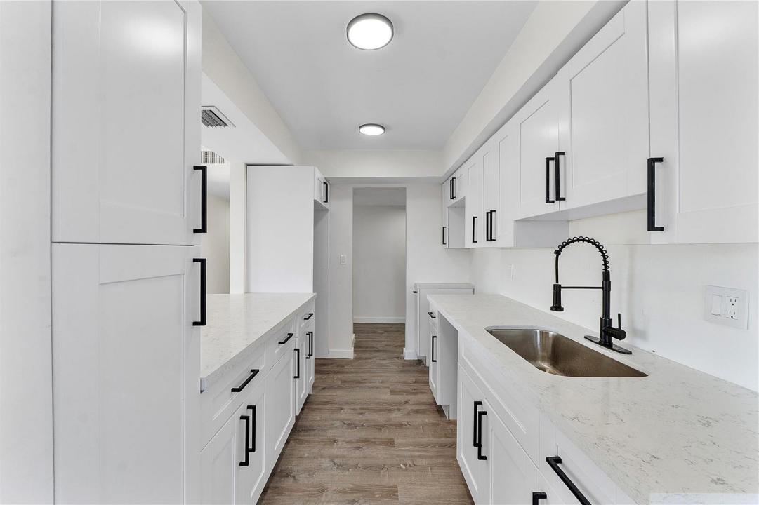 4174 Inverrary Drive 1002, Lauderhill, Florida 33319, Stati Uniti