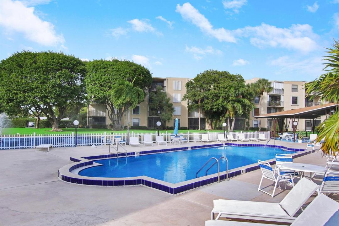 300 Waterway S Drive 407, Lantana, Florida 33462, USA