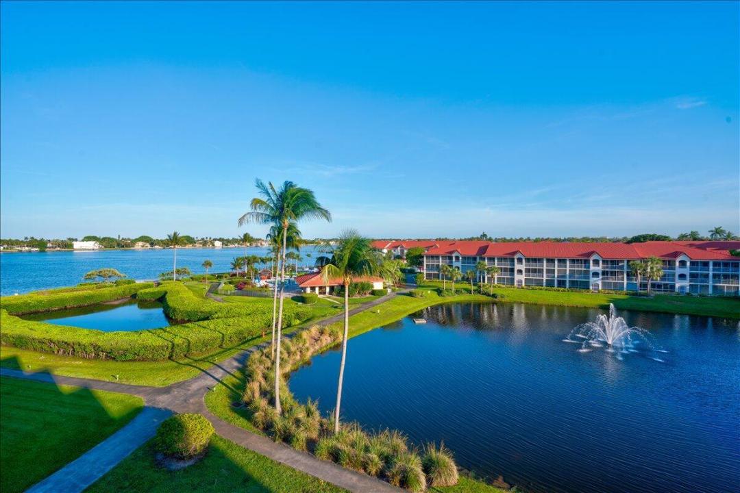 7030 Half Moon Circle 515, Hypoluxo, Florida 33462, USA