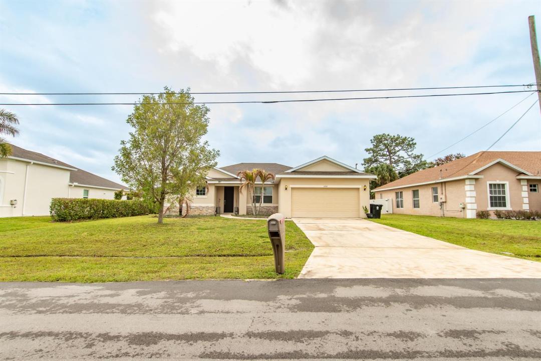 1244 SW Ermine Avenue, Port St. Lucie, Flórida 34953, Estados Unidos