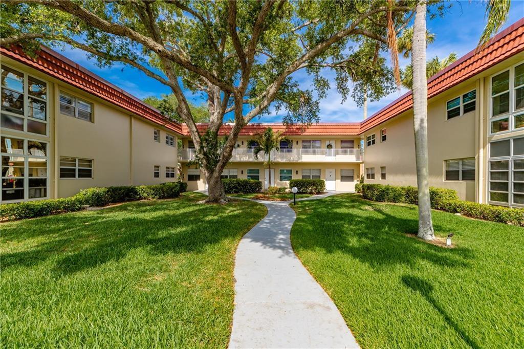 17 Vista Palm Lane 201, Vero Beach, Florida 32962, USA