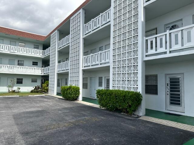 1380 NW 43 Terrace 306, Lauderhill, Floride 33313, États-Unis