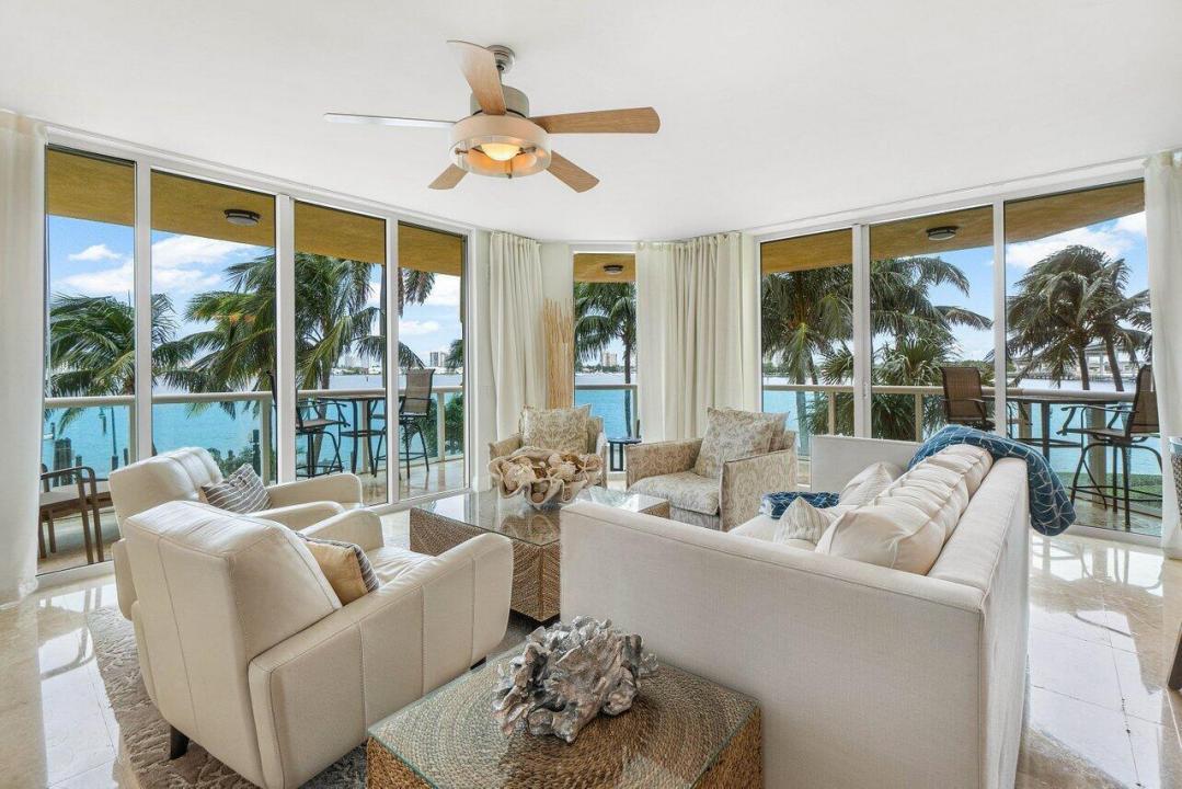 2650 Lake Shore Drive 206, Riviera Beach, Floride 33404, États-Unis
