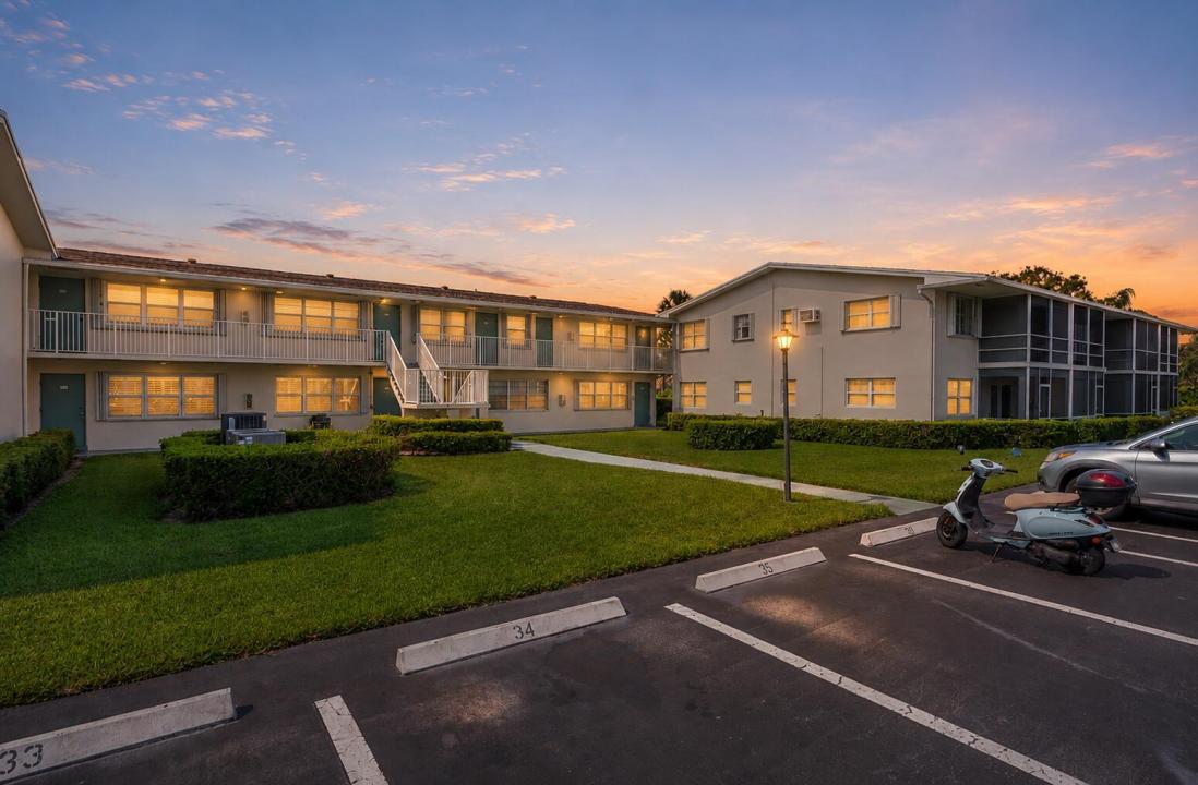740 W Horizons W 203, Boynton Beach, Florida 33435, USA