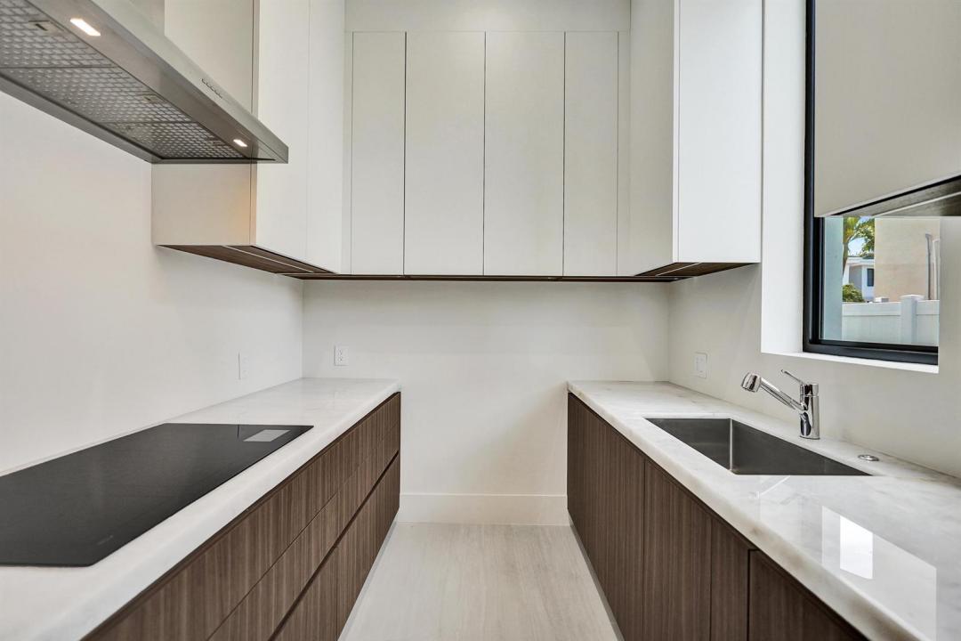 365 NE 3rd Street, Boca Raton, Florida 33432, USA